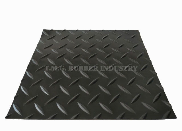 แผ่นยางฉนวนไฟฟ้า (แผ่นยางลายตีนไก่) 5 มม. หน้ากว้าง 1 เมตร