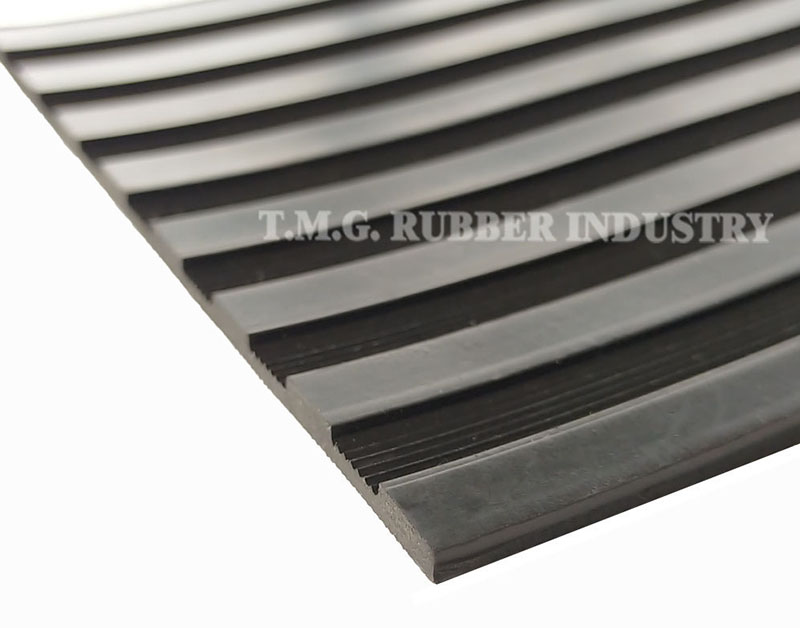 แผ่นยางฉนวนไฟฟ้า (แผ่นยางลายร่องใหญ่) 5 มม. หน้ากว้าง 1 เมตร