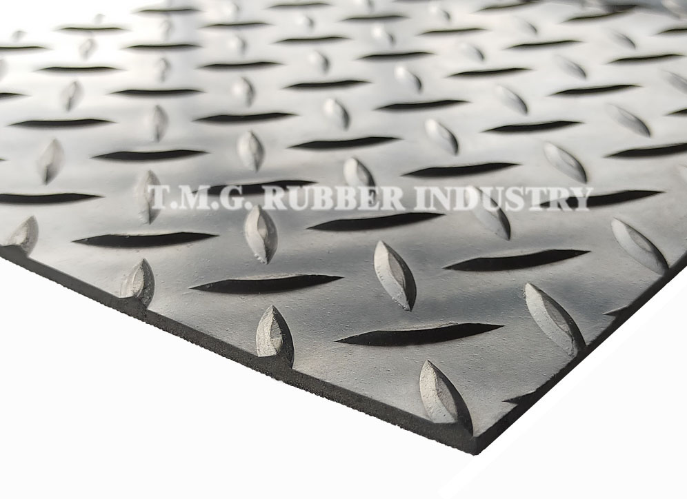 แผ่นยางฉนวนไฟฟ้า (แผ่นยางลายตีนไก่) 3 มม. หน้ากว้าง 1 เมตร